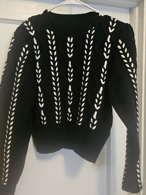 Commense Black Crewneck Sweater with White Braid Detail